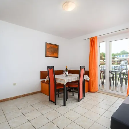Bed & Breakfast Ven Apartmani Funtana