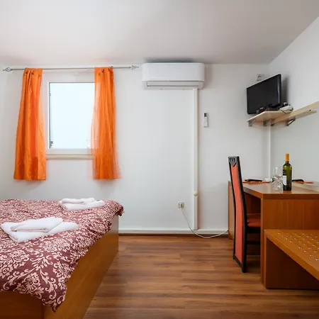 Ven Apartmani Funtana