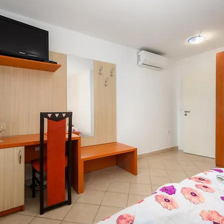 Ven Apartmani Bed & Breakfast Funtana