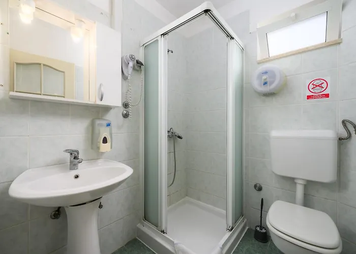 Alojamento de Acomodação e Pequeno-almoço Ven Funtana