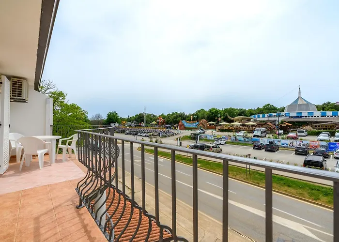 Alojamento de Acomodação e Pequeno-almoço Ven Funtana